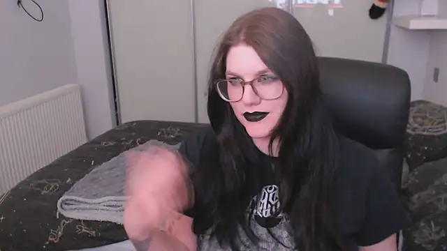 GothSuccubusBabe online show from 02/22/26, 04:16