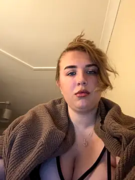 CutieCurvyGirlxo online show from 11/30/25, 10:14
