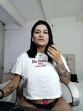 mia traveluxe online show from 10/29/25, 04:04