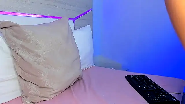 ZoeMorris online show from 01/05/26, 05:27