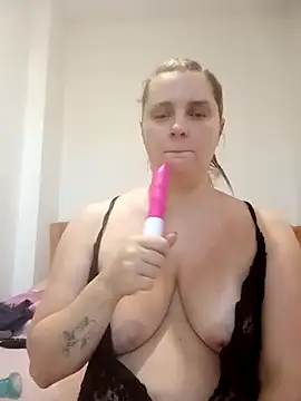 JessicaItalia online show from 10/05/25, 09:18