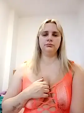 JessicaItalia online show from 10/18/25, 09:21