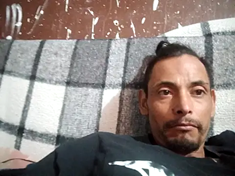 ConfidedAward online show from 04/11/26, 07:07