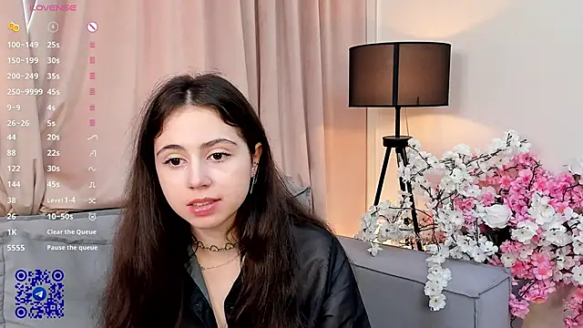 JulianaChapel online show from 09/18/25, 10:39