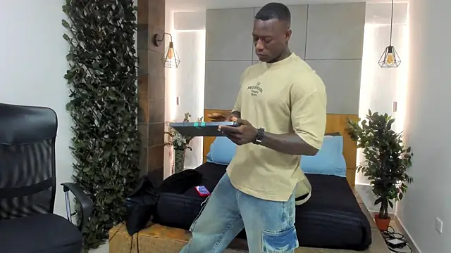 MarcusBlack  online show from 04/08/26, 01:00