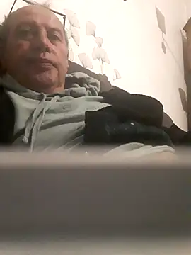 Vince072 online show from 10/01/25, 03:45