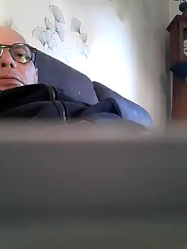 Vince072 online show from 10/06/25, 06:11