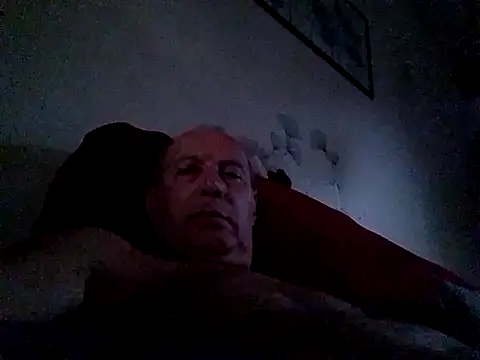 Snapshot of Vince072 chatting on 07/29/26, 04:10 Vince072 online show from 07/29/26, 04:10