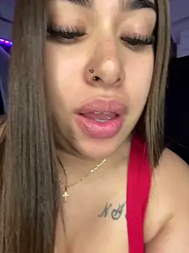 Snapshot of jazminslut chatting on 06/21/26, 04:04 jazminslut online show from 06/21/26, 04:04