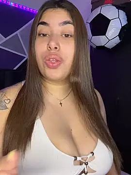 Snapshot of jazminslut chatting on 07/16/26, 04:07 jazminslut online show from 07/16/26, 04:07