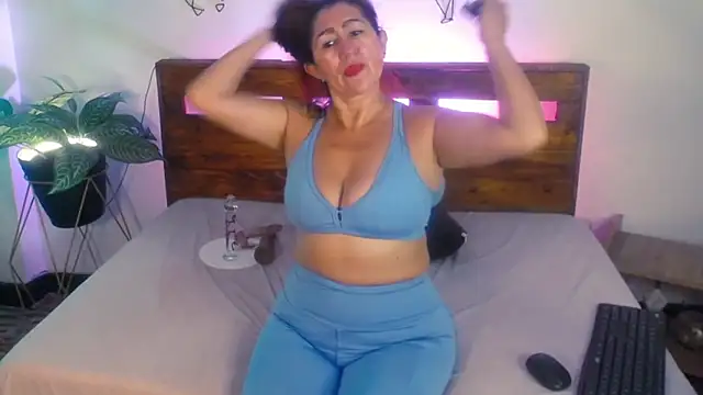 Snapshot of Yeseniaa25_ chatting on 09/23/25, 07:06 Yeseniaa25  online show from 09/23/25, 07:06