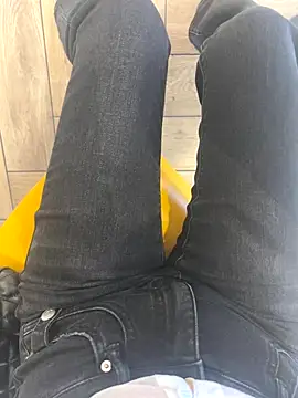 xiaoyuan01 online show from 09/19/25, 01:40