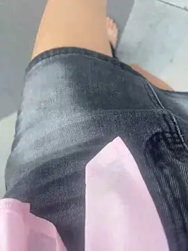 xiaoyuan01 online show from 10/11/25, 02:11