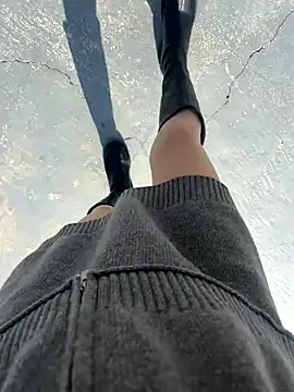 xiaoyuan01 online show from 10/23/25, 01:49