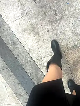 xiaoyuan01 online show from 12/01/25, 01:43