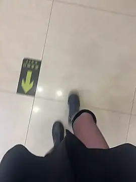 xiaoyuan01 online show from 04/21/26, 04:08