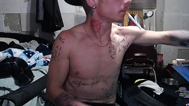 Snapshot of mastertrap chatting on 11/09/25, 07:28 mastertrap online show from 11/09/25, 07:28