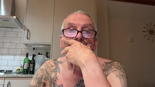 poggles online show from 09/18/25, 06:48