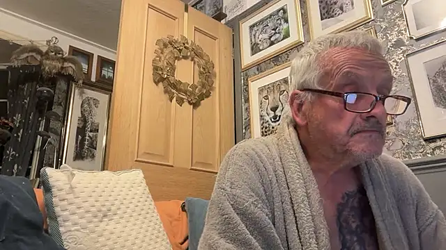 poggles online show from 10/19/25, 08:31