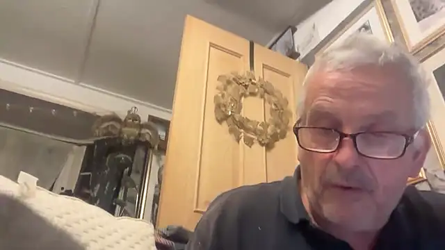 poggles online show from 10/30/25, 09:59