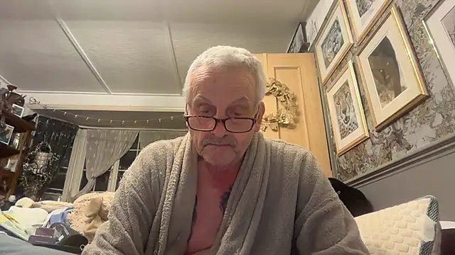 poggles online show from 03/08/26, 09:40