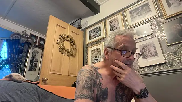 poggles online show from 03/24/26, 06:07