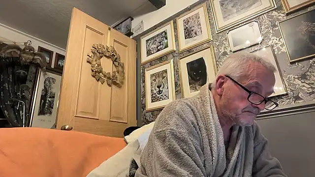 poggles online show from 04/06/26, 08:43