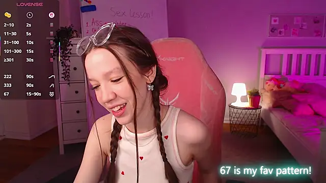 Shriya Sarann online show from 11/08/25, 02:06