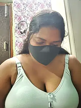 Liyaa 24 online show from 04/19/26, 06:21