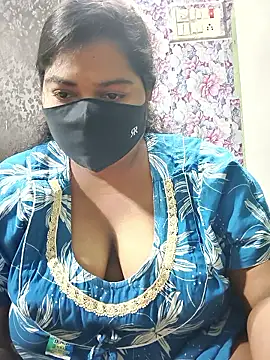 Snapshot of Liyaa_24 chatting on 04/25/26, 05:21 Liyaa 24 online show from 04/25/26, 05:21