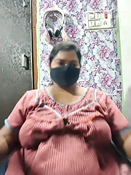 Snapshot of Liyaa_24 chatting on 04/26/26, 04:59 Liyaa 24 online show from 04/26/26, 04:59