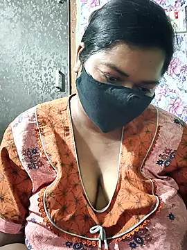 Snapshot of Liyaa_24 chatting on 04/28/26, 05:56 Liyaa 24 online show from 04/28/26, 05:56