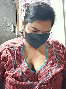 Snapshot of Liyaa_24 chatting on 05/06/26, 04:23 Liyaa 24 online show from 05/06/26, 04:23