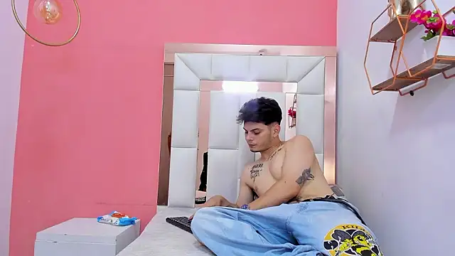 Snapshot of erickandnatasha_69 chatting on 02/27/26, 11:21 erickandnatasha 69 online show from 02/27/26, 11:21