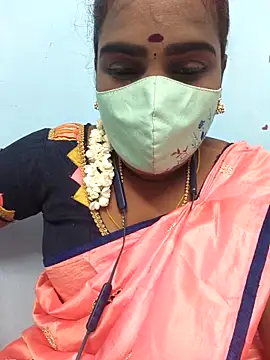 Snapshot of Tamil_riyalini12 chatting on 10/07/25, 04:15 Tamil riyalini12 online show from 10/07/25, 04:15