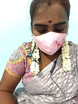 Snapshot of Tamil_riyalini12 chatting on 10/08/25, 06:27 Tamil riyalini12 online show from 10/08/25, 06:27