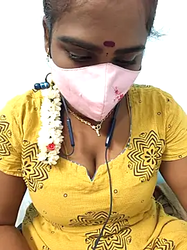 Snapshot of Tamil_riyalini12 chatting on 10/16/25, 01:56 Tamil riyalini12 online show from 10/16/25, 01:56