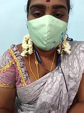 Snapshot of Tamil_riyalini12 chatting on 11/15/25, 05:20 Tamil riyalini12 online show from 11/15/25, 05:20