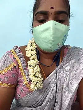 Snapshot of Tamil_riyalini12 chatting on 11/20/25, 04:12 Tamil riyalini12 online show from 11/20/25, 04:12