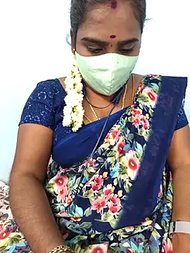 Snapshot of Tamil_riyalini12 chatting on 11/21/25, 05:22 Tamil riyalini12 online show from 11/21/25, 05:22