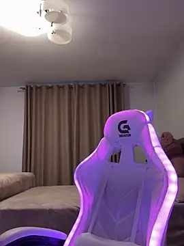 LunaBex online show from 09/17/25, 04:36