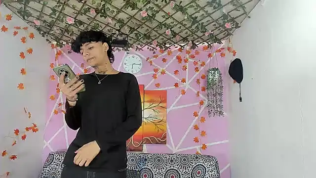 Bastian boyshot77 online show from 12/05/25, 06:04