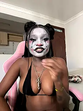 Snapshot of Lil-shawrie chatting on 10/02/25, 12:23 Lil-shawrie online show from 10/02/25, 12:23