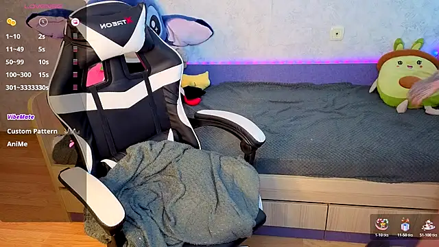 Mini Lady1 online show from 11/25/25, 06:57