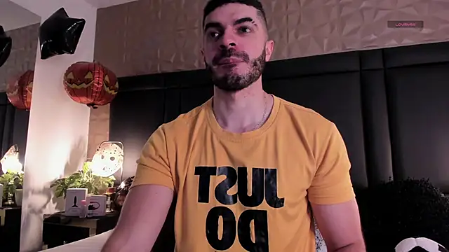 AxelThompson  online show from 10/28/25, 11:58