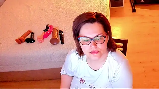 Snapshot of Squirt_Kimm chatting on 05/16/26, 04:39 Squirt Kimm online show from 05/16/26, 04:39