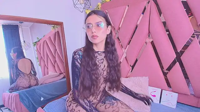 viollettaa  online show from 09/12/25, 07:03