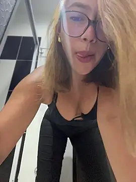 sara calderon online show from 12/02/25, 01:28