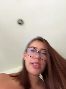 sara calderon online show from 04/10/26, 01:38