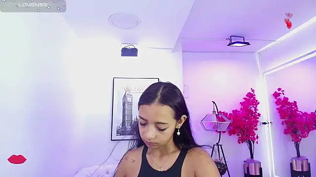 Snapshot of Katty_rounds chatting on 10/03/25, 12:24 Katty rounds online show from 10/03/25, 12:24